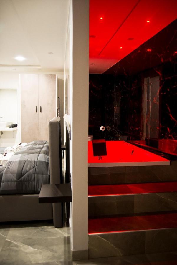Suite Napoli Sotterranea Con Jacuzzi Exterior foto