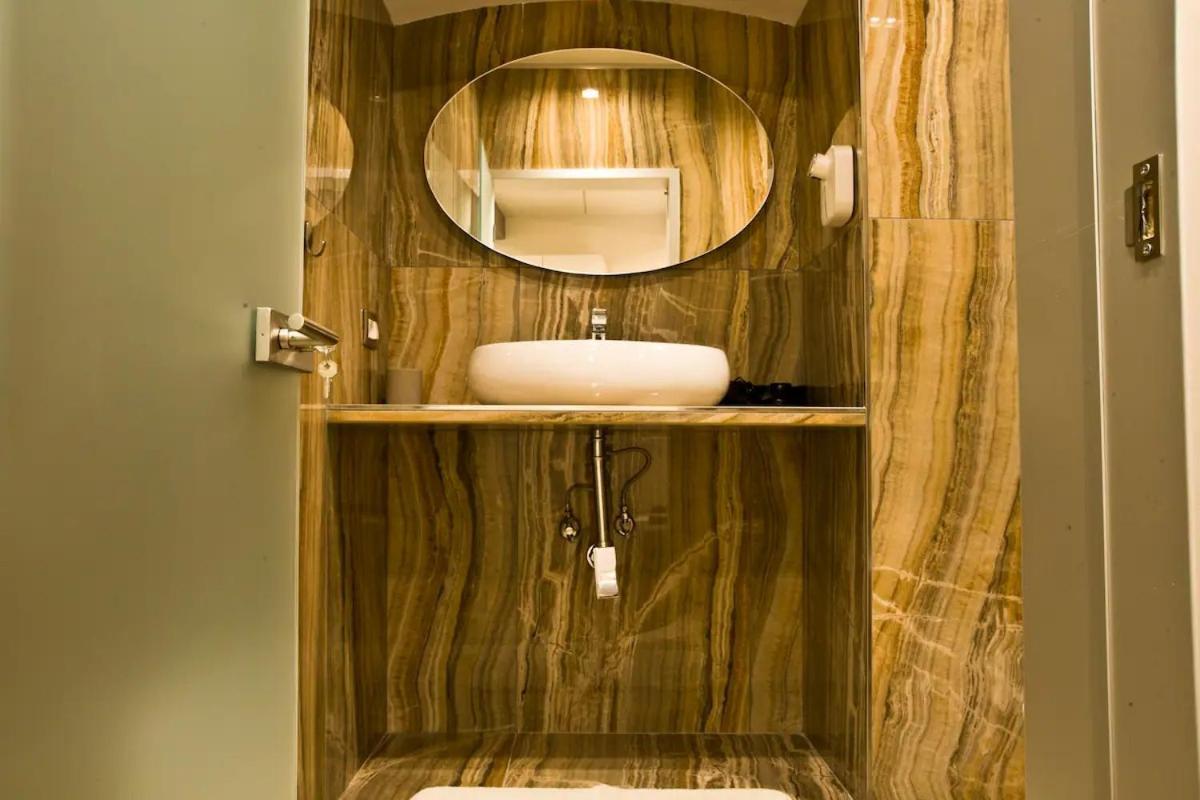 Suite Napoli Sotterranea Con Jacuzzi Exterior foto